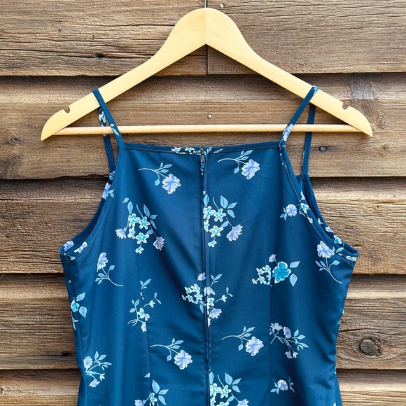 Vintage Fitted maxi floral silky dress - shoestring straps - made in Canada - 9 - Picture 4 of 6